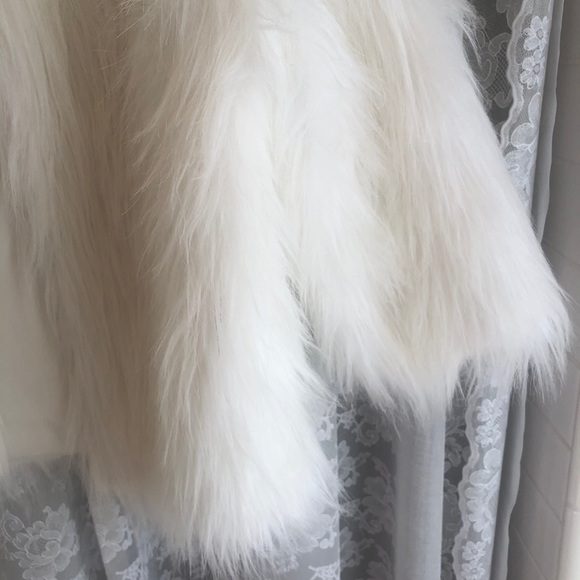 LANSHIFEI * NWOT Boutique Snow White Winter Faux Fur Jacket - Picture 4 of 5
